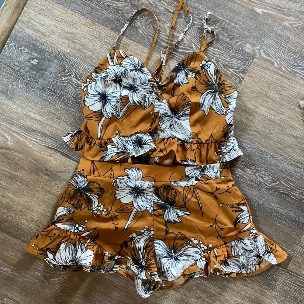 Floral cropped top and shorts